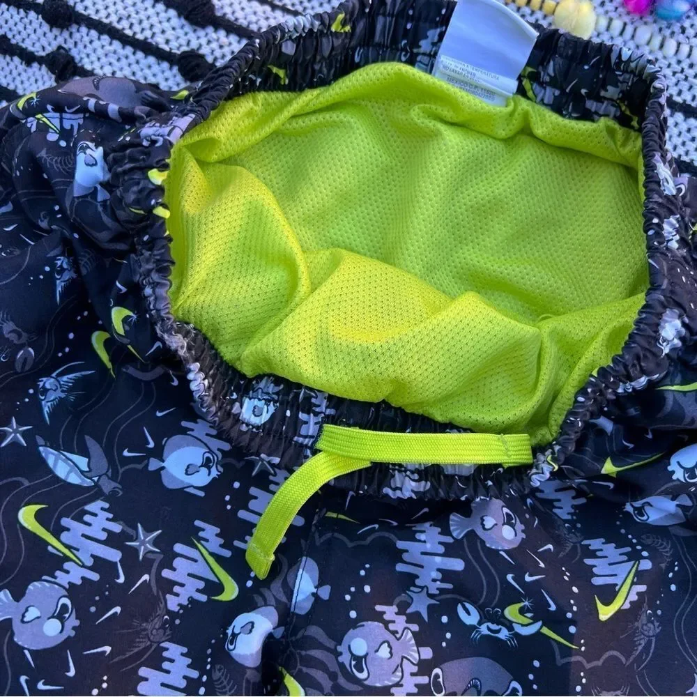 Nike Black Lime Green Shark Sea Friends Swim Trunks Boys‎ Volley Shorts Sz XL